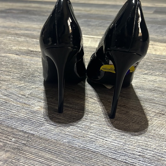 Steve Madden - Picture 5 of 7